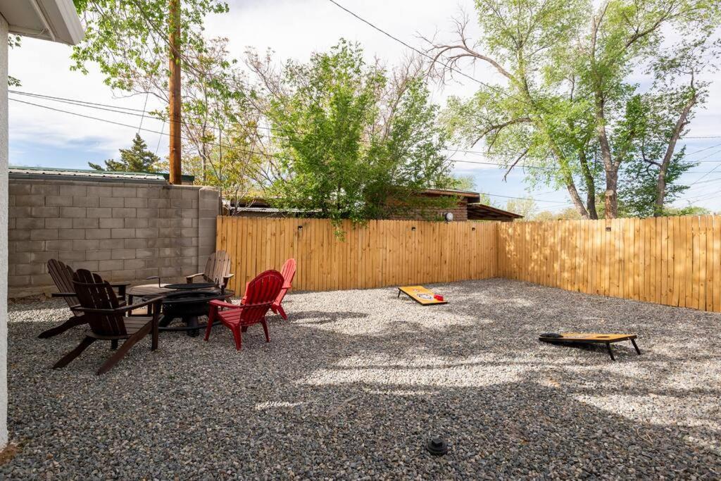 فيلا House With Great Beds, Full Kitchen, Fenced Yard ألباكركي المظهر الخارجي الصورة